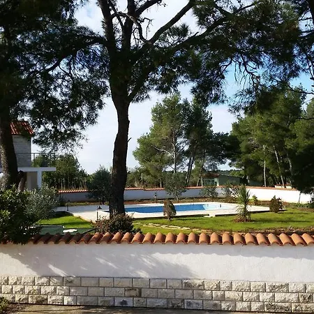 Vila Piscina *
